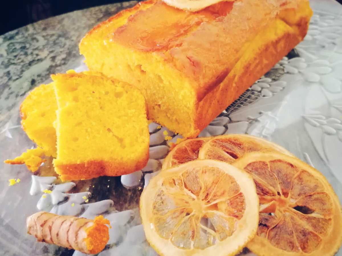 Lemon & Turmeric&nbsp;Cake